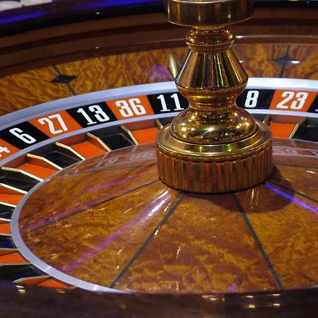 פרמריבו Ambassador Hotel & Casino מראה חיצוני תמונה