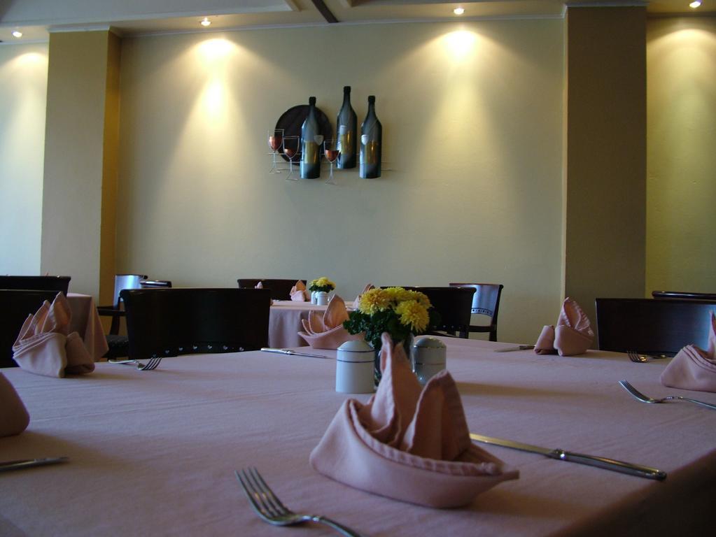 פרמריבו Ambassador Hotel & Casino מראה חיצוני תמונה