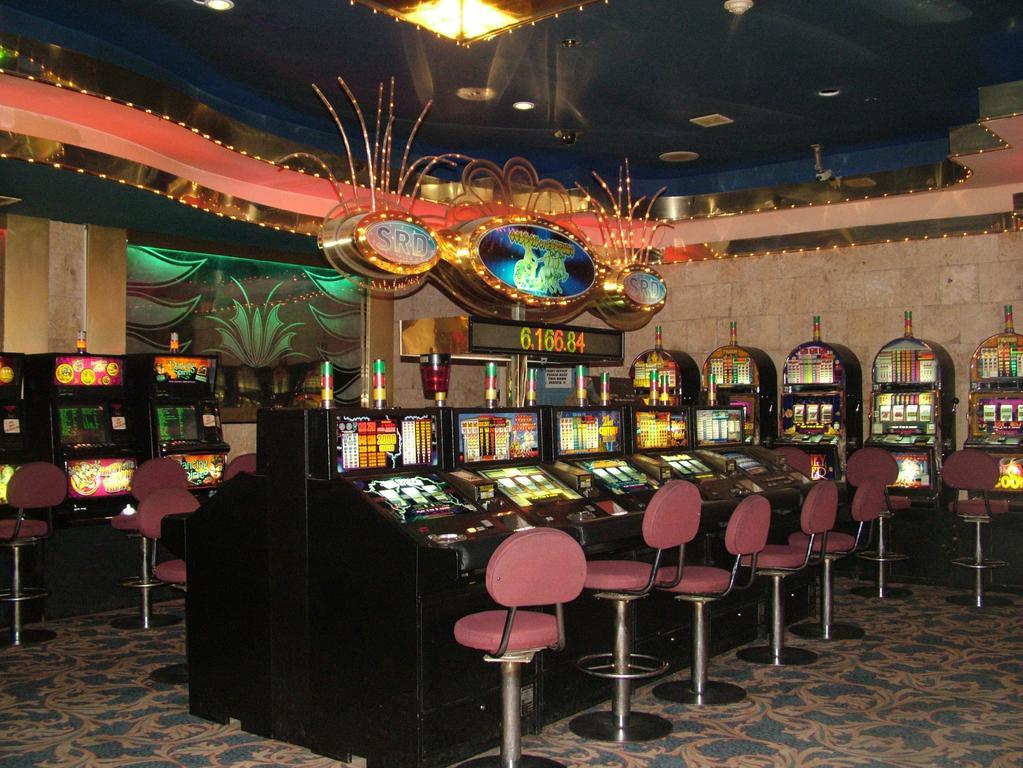פרמריבו Ambassador Hotel & Casino מראה חיצוני תמונה